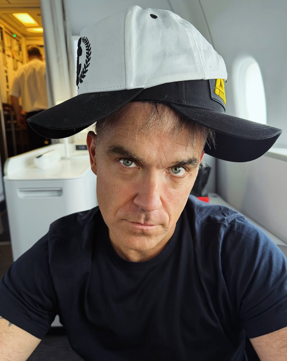 Robbie Williams revela diagnóstico tardio de autismo